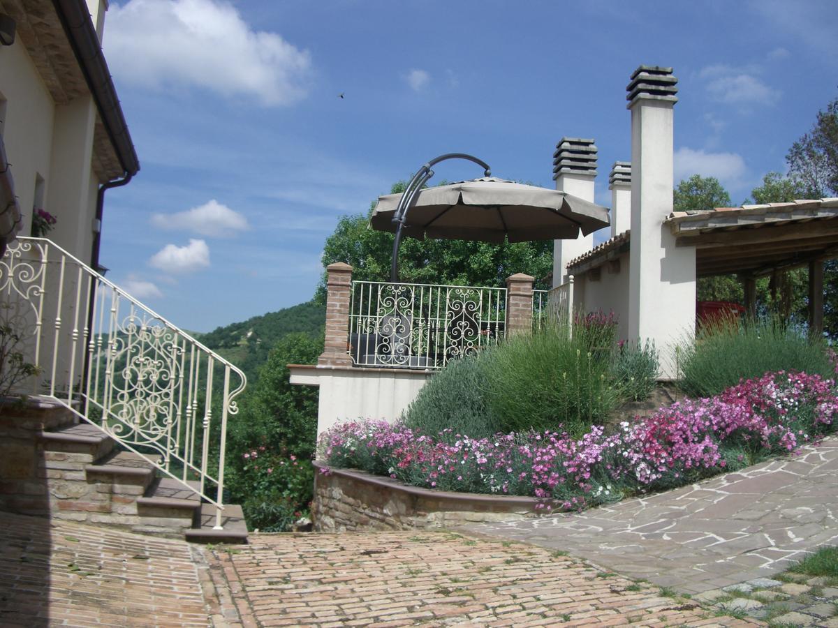 Agriturismo Pozzuolo Serrungarina Eksteriør billede